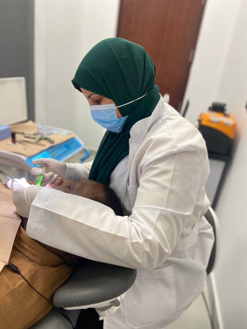 دكتورة صفاء الليثي 1 مركز عمارة للأسنان -