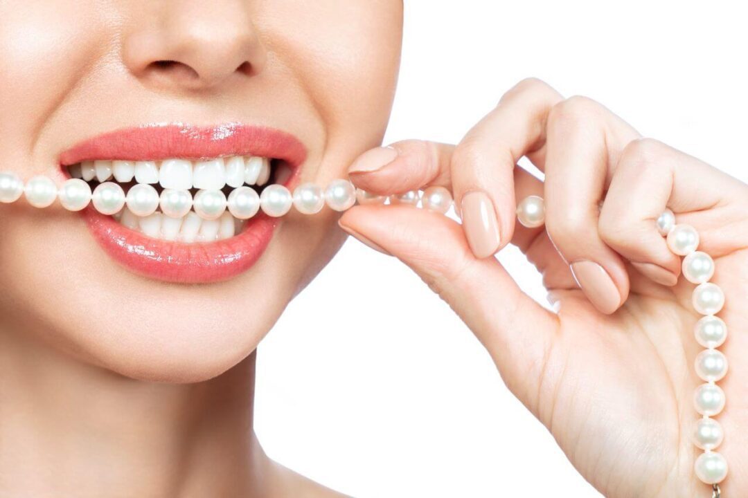 تبييض الأسنان بالليزر في مركز عمارة للأسنان Laser teeth whitening On Omara Dental Centers , Blanchiment des dents au laser , Omara Centres Dentaires , Sbiancamento dei Denti , Omara centri odontoiatrici