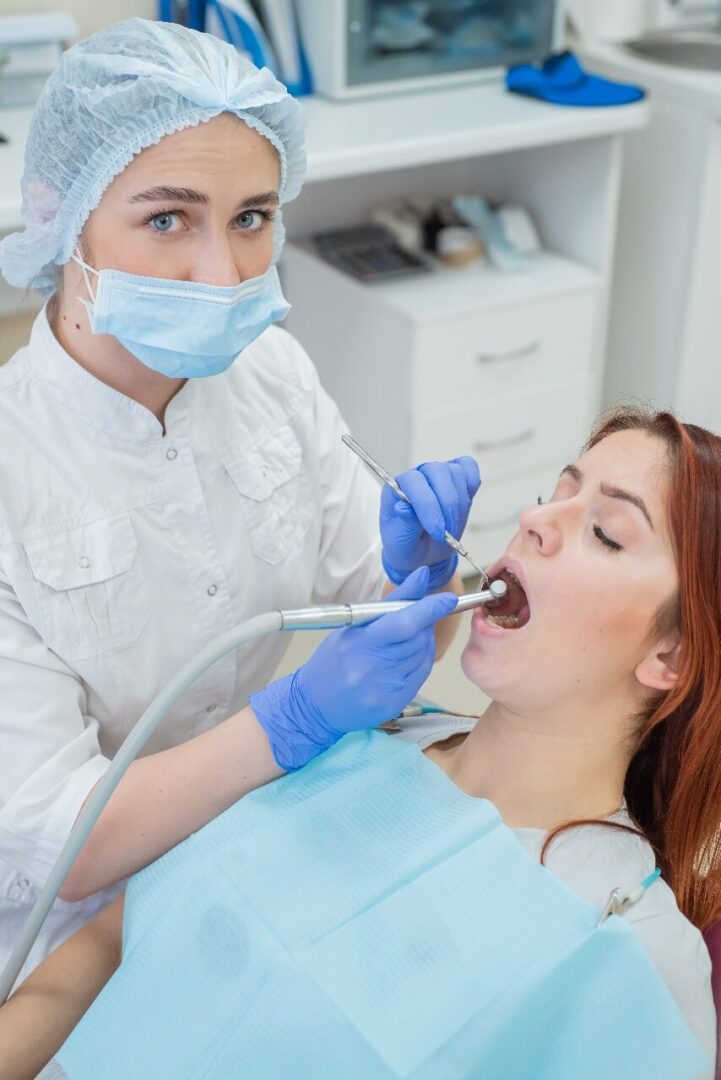 خلع ام حشوات الاسنان مركز الدكتور عمارة لطب الاسنان Tooth Extraction or Fillings Omara Dental Centers