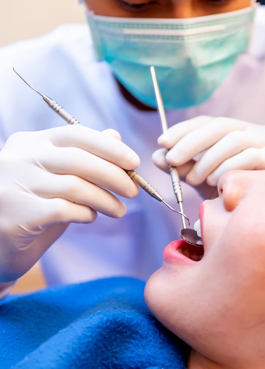 خلع ام حشوات الاسنان مركز الدكتور عمارة لطب الاسنان Tooth Extraction or Fillings Omara Dental Centers