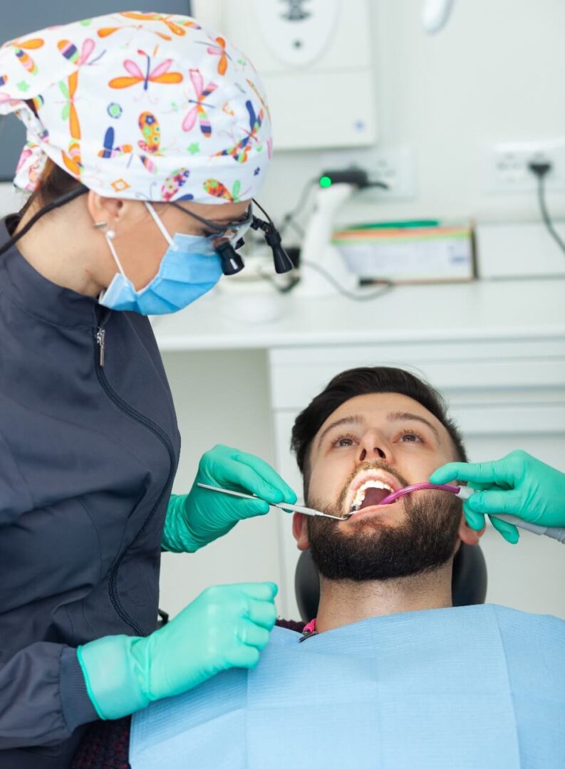 خلع ام حشوات الاسنان مركز الدكتور عمارة لطب الاسنان Tooth Extraction or Fillings Omara Dental Centers