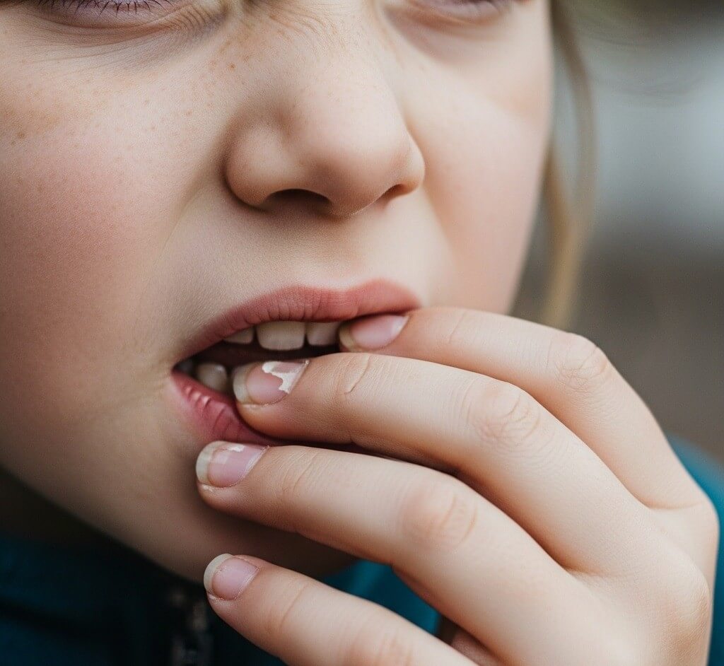 العادات السيئة للأطفال وتأثيرها على اسنانهم في برنامج الطب ببساطه مع الدكتور محمد عماره