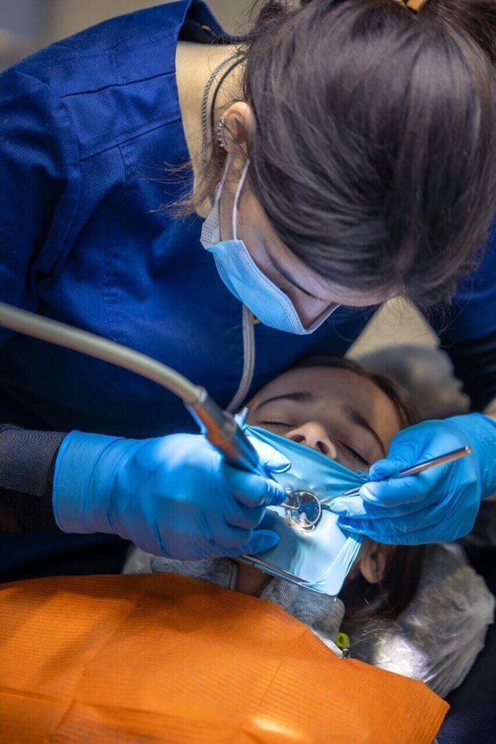 علاج الأسنان تحت التخدير العام وداعًا للخوف والألم للأبد الدكتور محمد عماره Dental treatment under general anesthesia . Dr Mohamed Cure Dentali in Anestesia Generale in Ospedale Omara , Traitement dentaire sous anesthésie générale